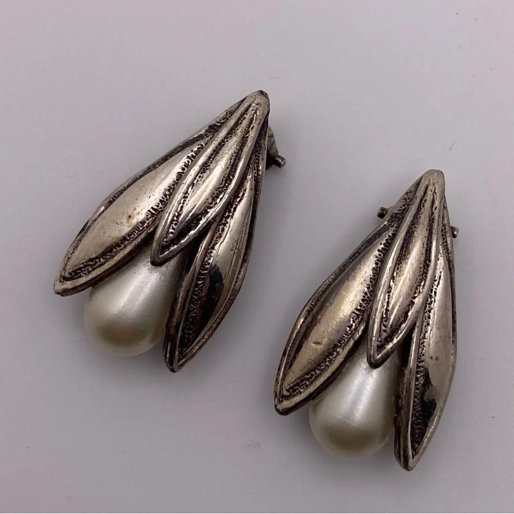 Vintage Taxco Faux Pearl Cala Lilly Sterling Clip Earrings Signed Beautiful